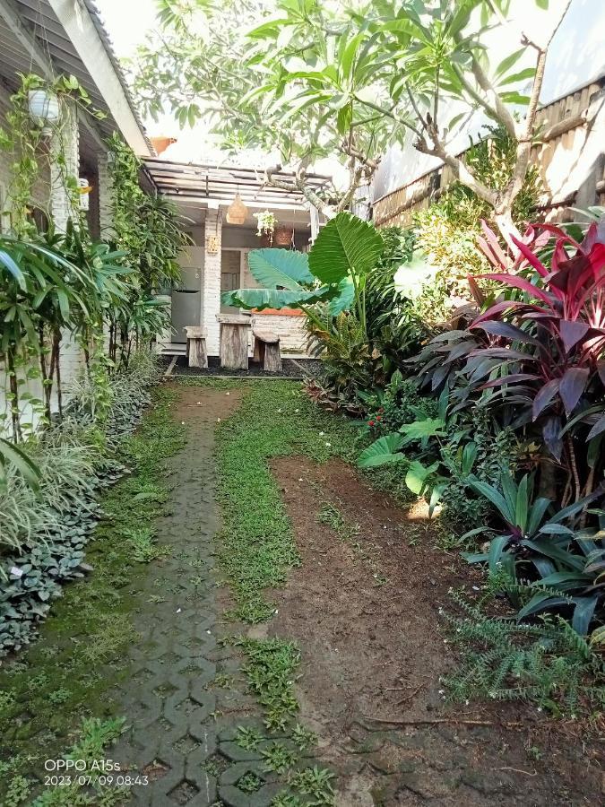 Pondok Ayu Homestay Canggu Buitenkant foto